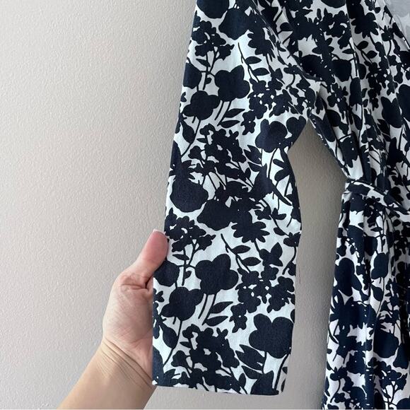 Brooks Brothers 346 Navy and White Floral Wrap Dress, Size Small - Picture 3 of 10